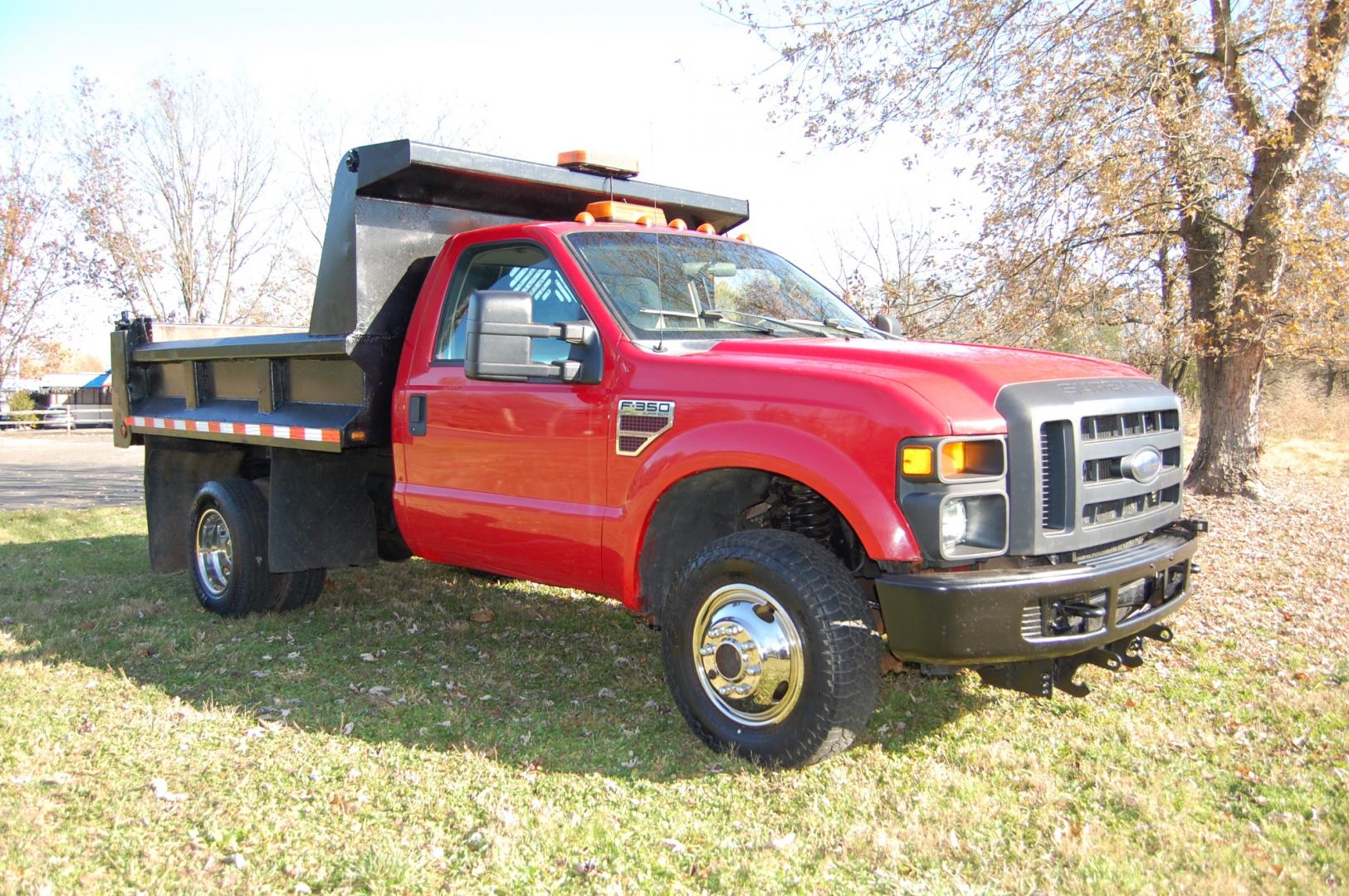 2008 RED /Grey Vinyl Ford F-350 SD XL DRW 4WD (1FDWF37R68E) with an 6.4L V8 OHV 32V TURBO DIESEL engine, Manual transmission, located at 6528 Lower York Road, New Hope, PA, 18938, (215) 862-9555, 40.358707, -74.977882 - This vehicle has a reconstructed title. Here we have a 2008 Ford F350 dump body with a 6.4L V8 Diesel engine putting power to the ground via a manual shifting 4X4 transmission. The interior offers grey leather, AC/HEAT, AM/FM radio, roll up windows and front airbags for safety. The exterior offers r - Photo#3